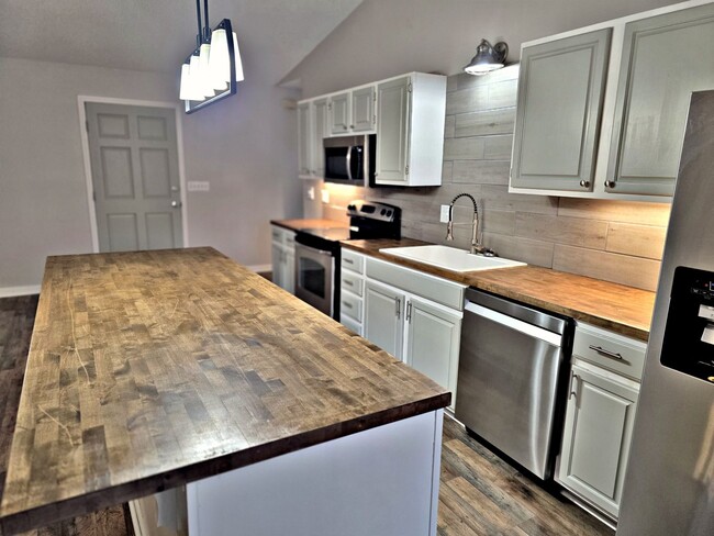 107 Sunset Acres Ave in Decatur, AL - Building Photo - Building Photo