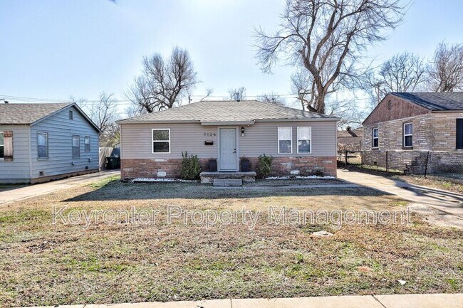 7126 SE 15th St in Midwest City, OK - Building Photo - Building Photo