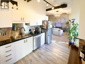 66 Bay St S in Hamilton, ON - Building Photo - Building Photo