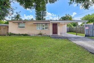 6111 NW 43rd Ave in Fort Lauderdale, FL - Building Photo - Building Photo