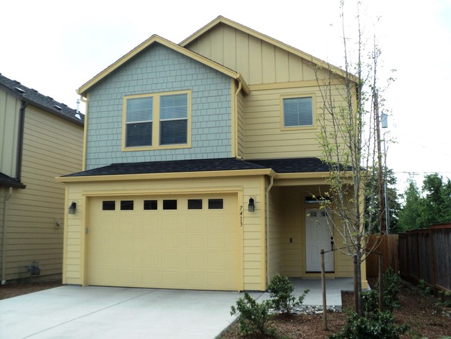 Walnut Village Townhomes in Vancouver, WA - Building Photo - Building Photo