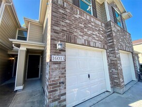 16013 Sweetwater Fields Ln in Tomball, TX - Building Photo - Building Photo