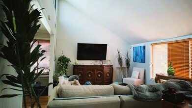2 Cypress Ln in Ridgefield, CT - Building Photo - Building Photo