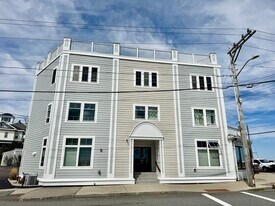 4 Bay St in Hull, MA - Building Photo