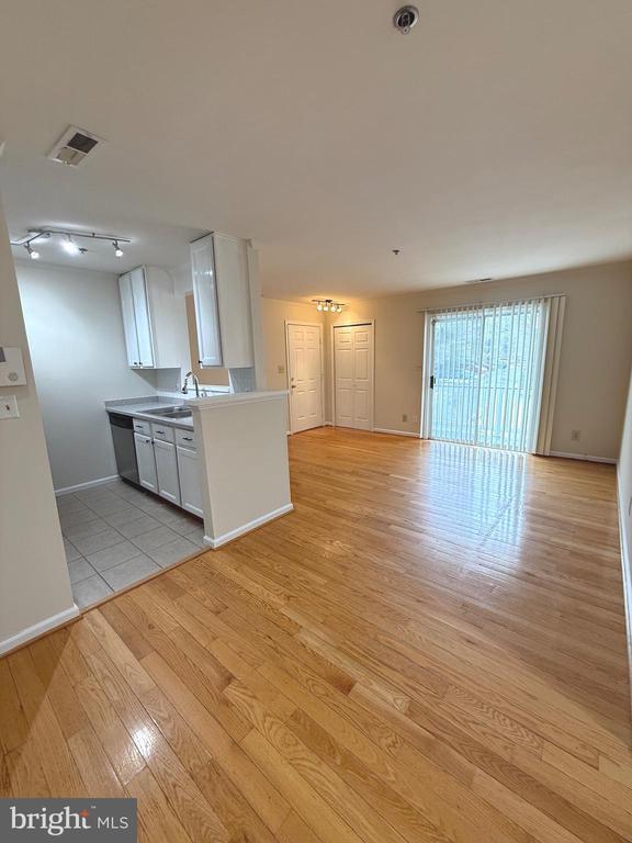 property at 33 Fern Oak Cir