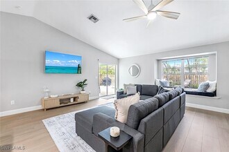45 Wickliffe Dr in Naples, FL - Building Photo - Building Photo