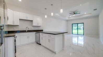 4864 Golfview Blvd in Lehigh Acres, FL - Building Photo - Building Photo