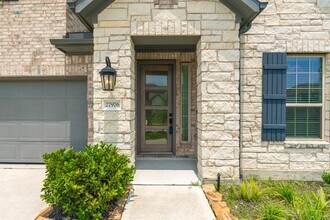 27976 Seger Bnd Trl in Spring, TX - Building Photo - Building Photo