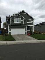 19422 18th Ave Ct E in Spanaway, WA - Building Photo