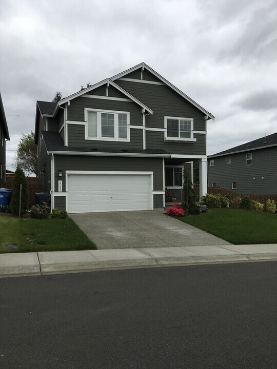 19422 18th Ave Ct E in Spanaway, WA - Building Photo