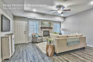 12307 S Chelsea St in Olathe, KS - Building Photo