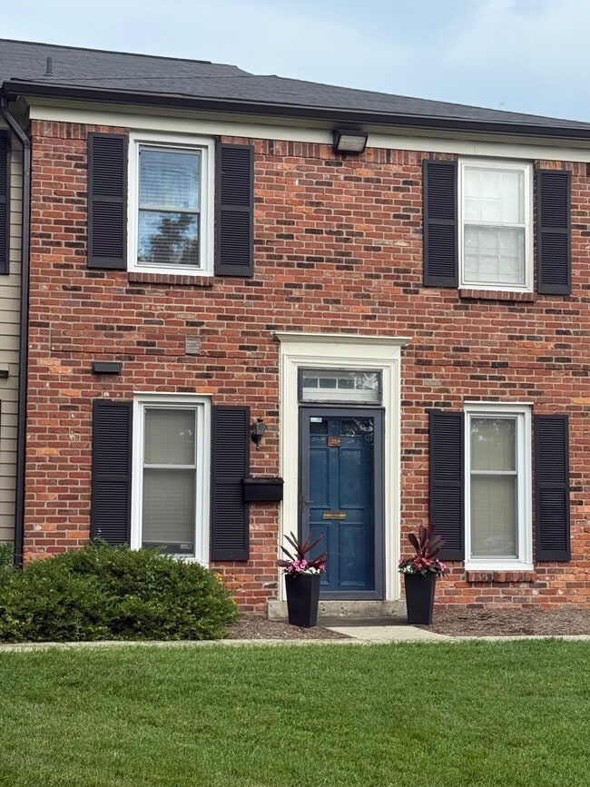 5025 Hillsboro Pike, Unit 1A in Nashville, TN - Building Photo - Building Photo