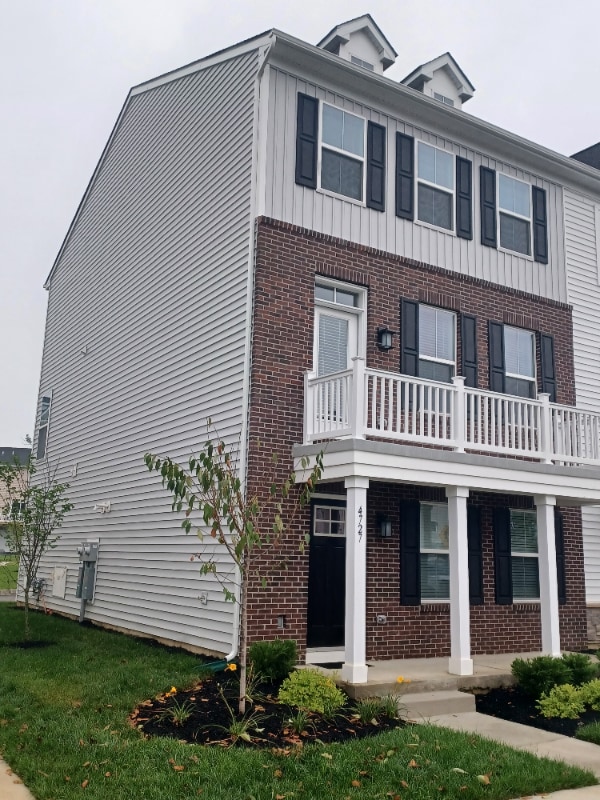 property at 4727 Franklin Cir