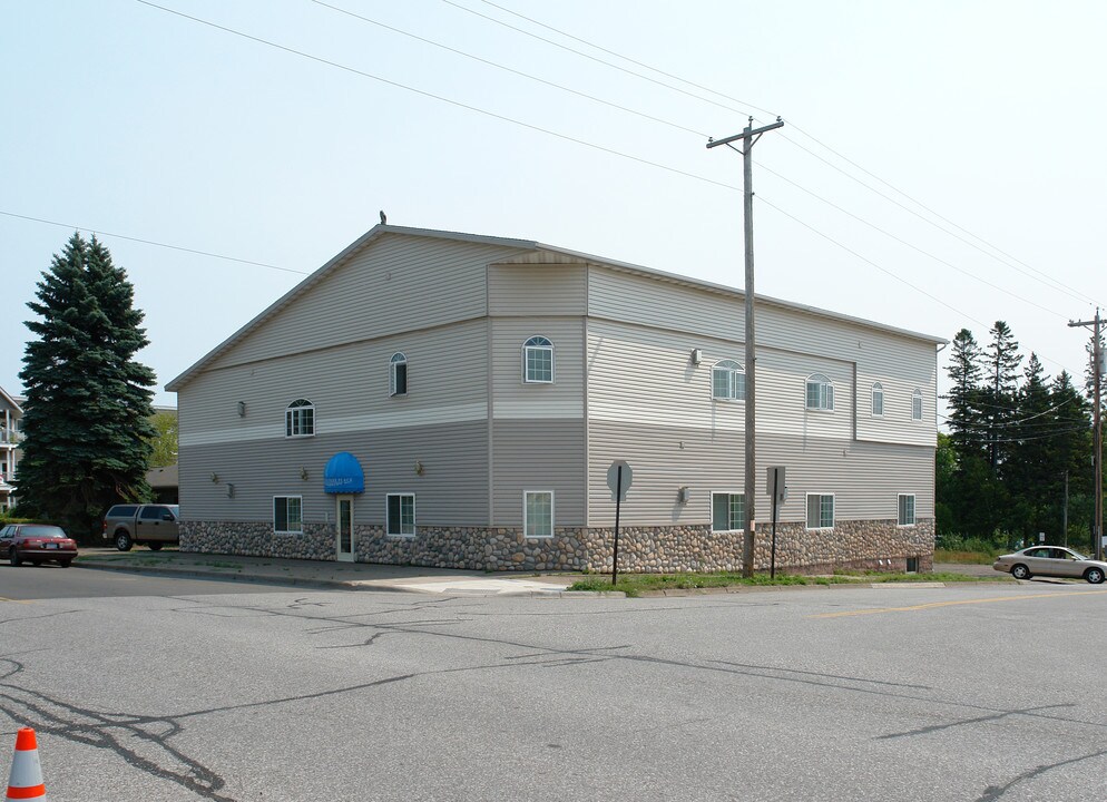 Lester Park Place in Duluth, MN - Foto de edificio