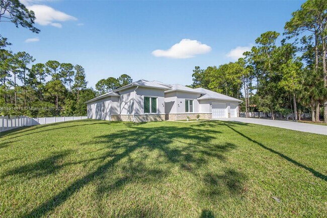 18369 Mellen Ln in Jupiter, FL - Building Photo - Building Photo