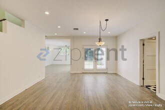 1904 Fox Hills Dr in Los Angeles, CA - Building Photo - Building Photo