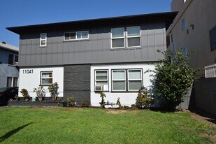 11041 Moorpark St, Unit 04 in Los Angeles, CA - Building Photo