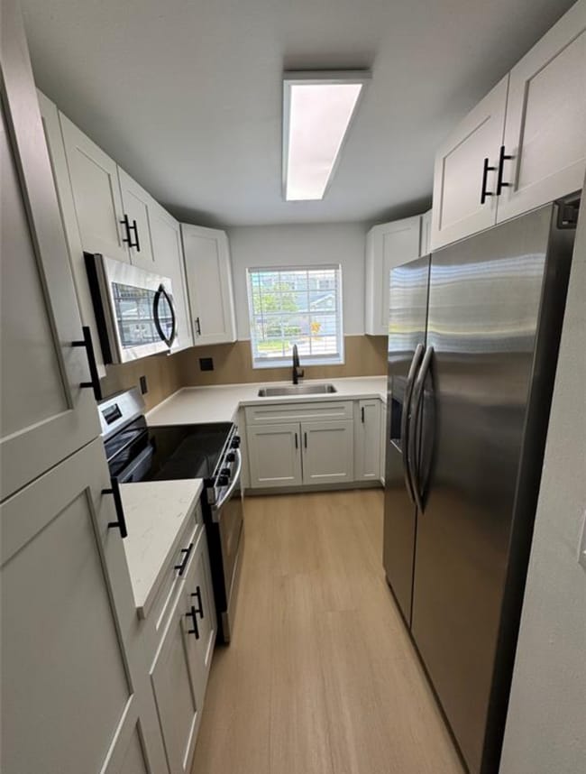 4964 SW 122nd Terrace in Cooper City, FL - Building Photo - Building Photo