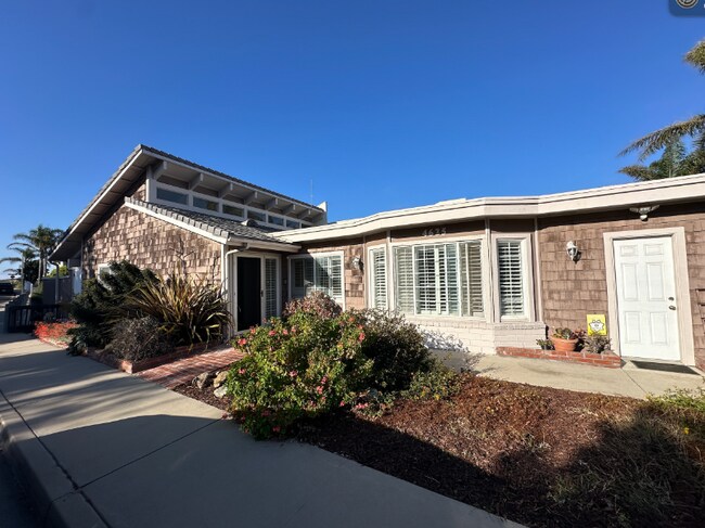 4625 Falkirk Bay in Oxnard, CA - Building Photo - Building Photo
