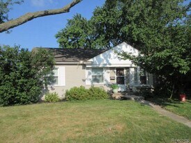 3703 Coolidge Hwy in Royal Oak, MI - Building Photo