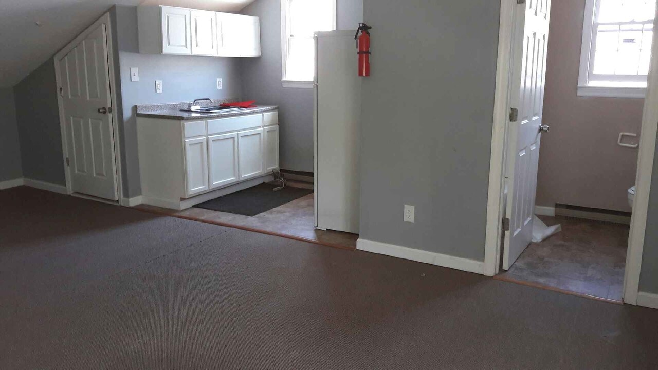39 Mine St in Flemington, NJ - Building Photo