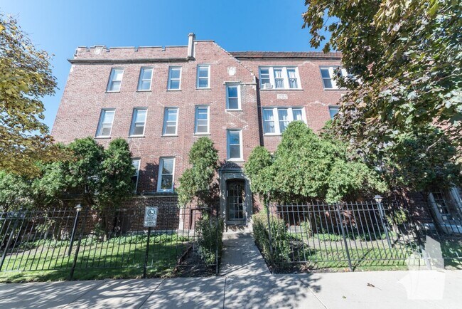 property at 3010 N Whipple St