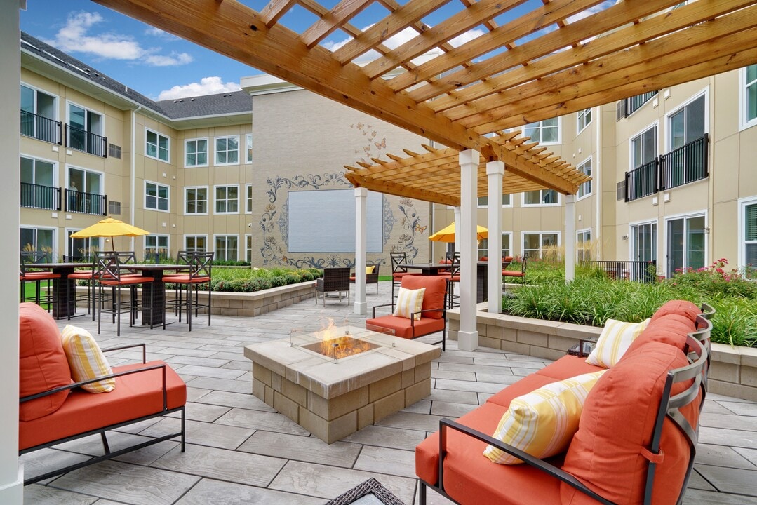 The Grande at MetroPark in Iselin, NJ - Foto de edificio