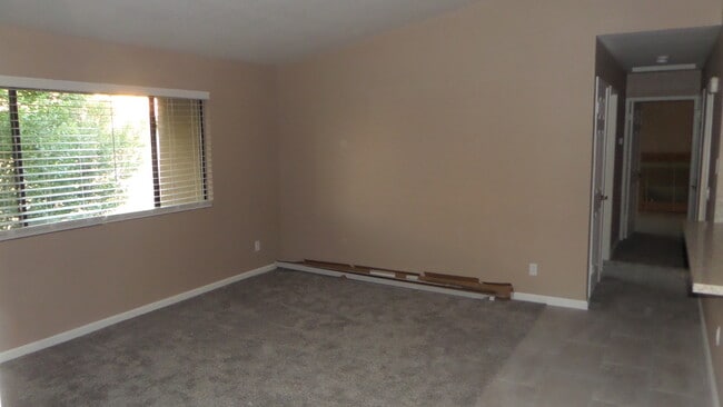 31200 Landau Blvd, Unit #2406 in Cathedral City, CA - Foto de edificio - Building Photo