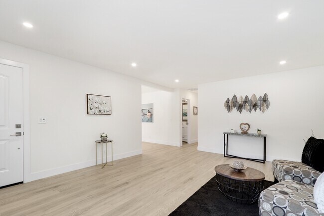 2706 Ganges Pl in Davis, CA - Foto de edificio - Building Photo