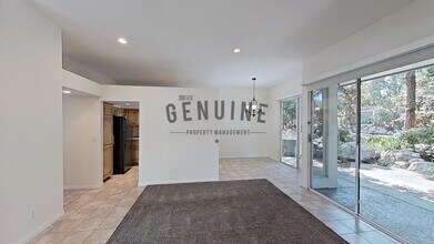 3029 Croyden Bay in Costa Mesa, CA - Building Photo - Building Photo