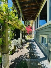 3700 Corliss Ave N in Seattle, WA - Building Photo - Building Photo