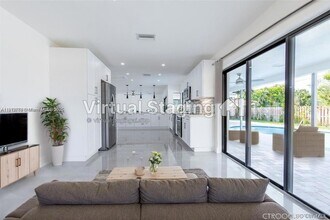 1001 NW 6th Dr in Boca Raton, FL - Building Photo - Building Photo