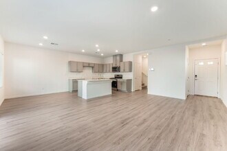 9938 S Ullom Dr in Las Vegas, NV - Building Photo - Building Photo