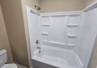 1831 Lincoln Dr in Orange, TX - Foto de edificio - Building Photo