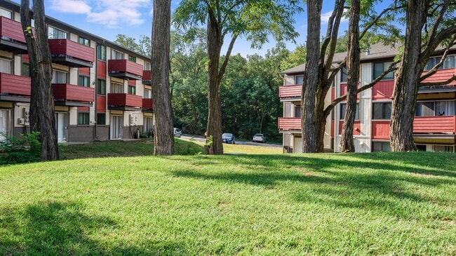 Applewood At The Cove Apartments in Kansas City, MO - Building Photo - Building Photo