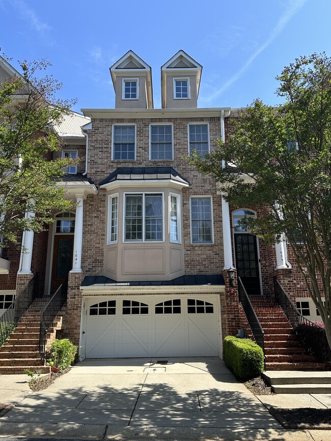 1041 Emory Parc Pl