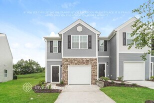 11755 Brier Vlg Ln in Charlotte, NC - Building Photo