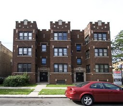 5263 W Congress Parkway in Chicago, IL - Building Photo - Building Photo