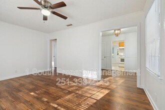 212 Pinehill Dr in Mobile, AL - Building Photo - Building Photo