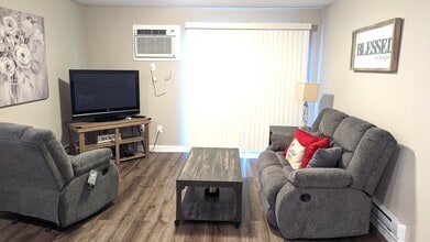 Peterson Place Apartments in Pleasant Hill, IA - Building Photo - Building Photo