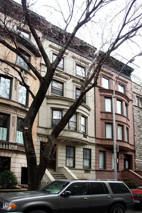 24 W 68th St in New York, NY - Foto de edificio