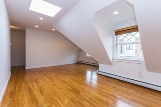 102 Sewall Ave, Unit #1 in Brookline, MA - Building Photo - Building Photo