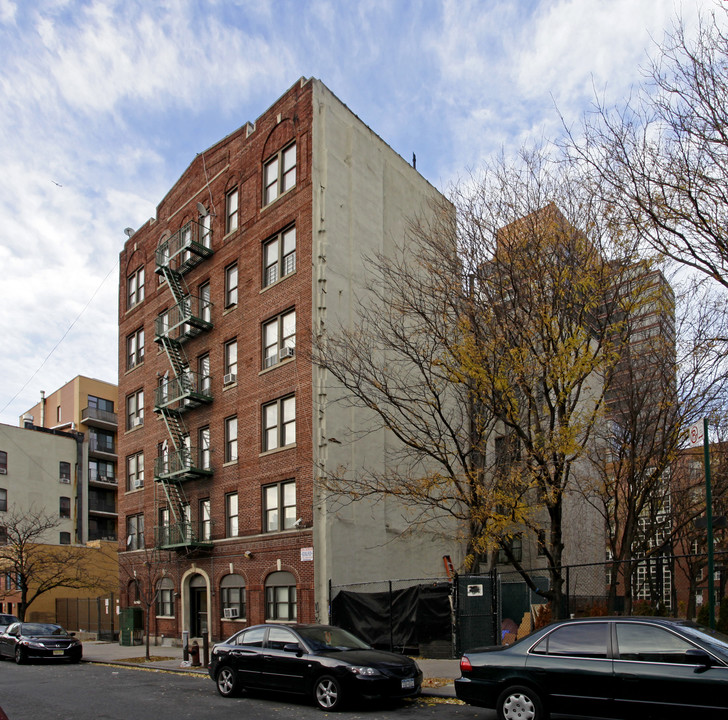 The Gloria Apartments in New York, NY - Foto de edificio