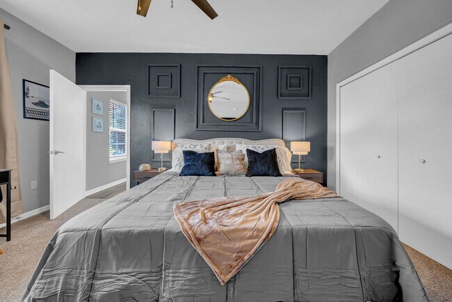 7628 Southern Brook Bend in Tampa, FL - Building Photo - Building Photo