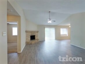 13923 Flairwood St in San Antonio, TX - Foto de edificio - Building Photo