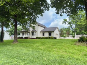 3512 Sunbelt Dr in Clarksville, TN - Building Photo - Building Photo
