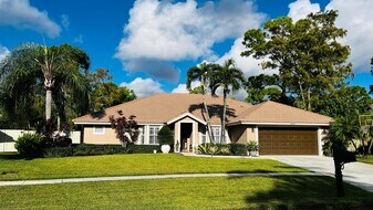 13566 Callington Dr in Wellington, FL - Building Photo