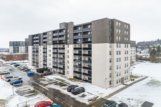 Kingswood I in Peterborough, ON - Building Photo - Building Photo