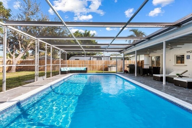 3719 W Park Rd in Hollywood, FL - Building Photo - Building Photo