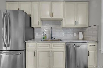 266 Massoit St in Clawson, MI - Foto de edificio - Building Photo